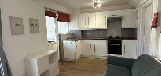 5 bedroom terraced house