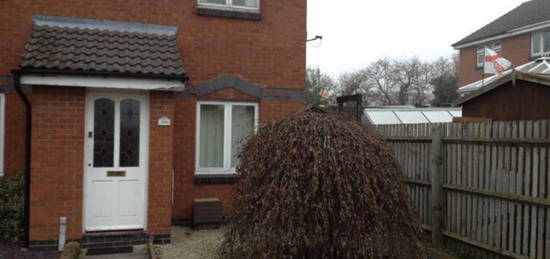 2 bed semi-detached house to rent