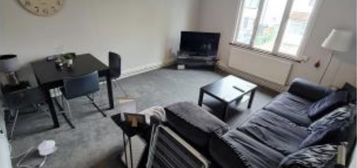 2 bed flat to rent