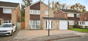 Detached house to rent in Keble Close, Crawley RH10