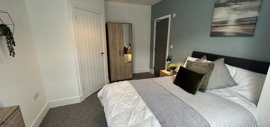 6 bed shared accommodation to rent