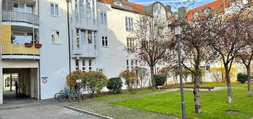 Großzügige, ruhige 3 ZKB Wohnung mit Balkon in der Ortsmitte von Ottobrunn