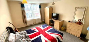 3 bedroom house share