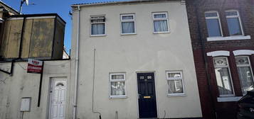 Terraced house to rent in Essex Street, Middlesbrough TS1