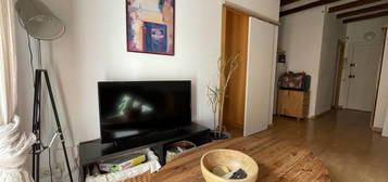 "Charming 2 Bedroom Apartment in the Heart of the