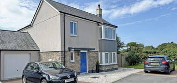 4 bedroom link detached house for sale