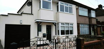 3 bedroom semi-detached house for sale