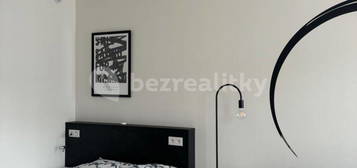 Pronájem bytu 1+kk 34 m², Nádražní, Hlavní město Praha