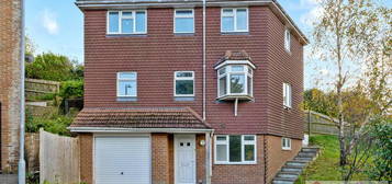 3 bedroom detached house