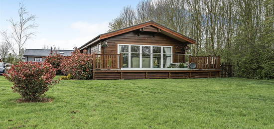 2 bed detached bungalow for sale