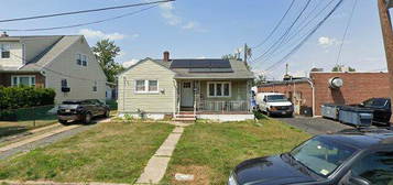 2 Meinzer St, Woodbridge, NJ 07001