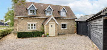 3 bedroom detached house