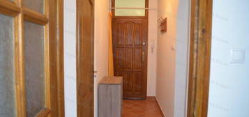 Kiadó téglalakás, albérlet, Szolnokon 110 E Ft / hó, 1 szobás