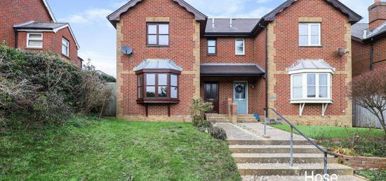 3 bedroom semi-detached house