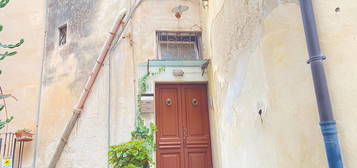 Casa indipendente in vendita in via Santa Elisabetta, 8