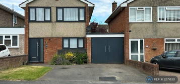 3 bedroom detached house