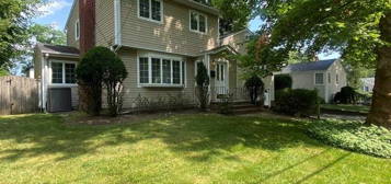 199 Crescent St, Closter, NJ 07624