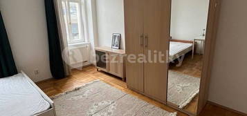 Pronájem bytu 4+kk 25 m², Pernerova, Praha