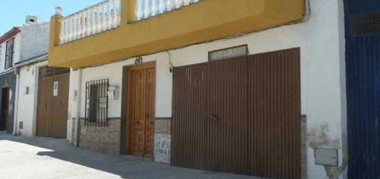 Chalet pareado en venta en calle Molinillos