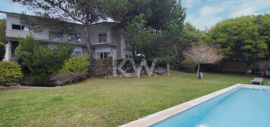 Moradia T4 com Jardim e Piscina para arrendamento junto ao Golf do Estoril