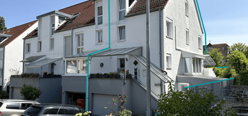 Attraktives Stadthaus mit Garage, 2 Stellplätzen und schön angelegten Garten in Leinfelden-Echterdingen