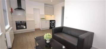 Studio to rent in Whitley Street, Reading RG2