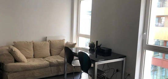 Location appartement meublé de 30m² situé au cœur du 13e arrondissement de Paris, en face du MK2 Bibliothèque