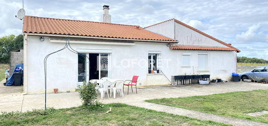 Maison Plassay 5 pièce(s) 121 m2