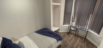 5 bed shared accommodation to rent