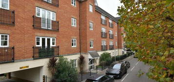 Flat for sale in Caspian Way, Purfleet, Essex RM19