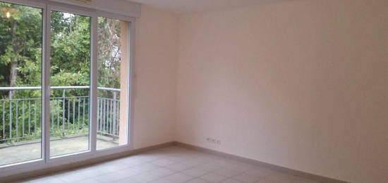 Appt T2 traversant 47,50m2 avec balcon et 2 parkings