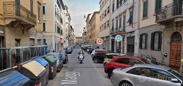 1640 camera singola zona livorno centro