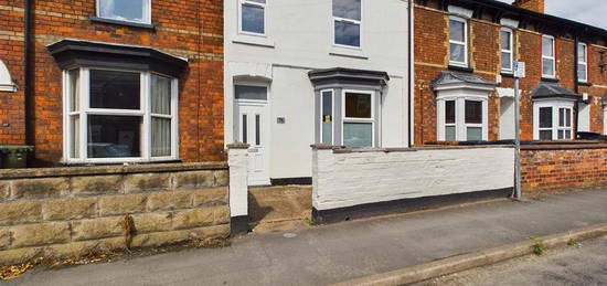 4 bedroom terraced house to rent