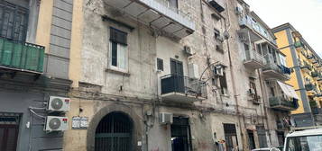 Napoli, Via Gateano Areganto, MONOLOCALE