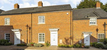 2 bedroom link detached house for sale