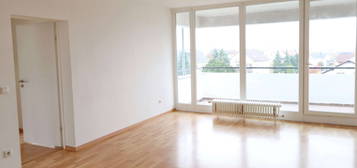 ** Außergewöhnlich helle 3-Zimmer-Wohnung mit Balkon und Blick über Bruchköbel-Rossdorf**