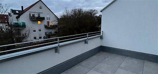 Charmante 3-Zimmer-Wohnung mit Balkon und 1 TG-Stellplatz !