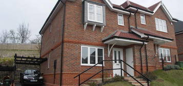 3 bedroom semi-detached house