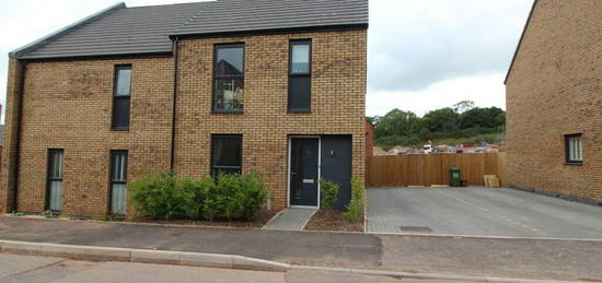 3 bedroom semi-detached house