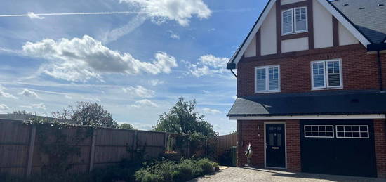 4 bed detached house for sale