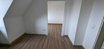 Ab November: 3 Zimmer DG Whg. ~50 m2 in Selb zu vermieten