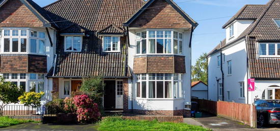 4 bed semi-detached house for sale