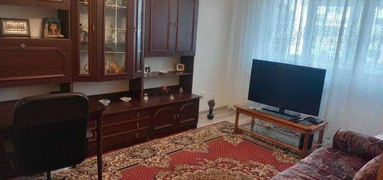 Apartament 4 camere de vanzare