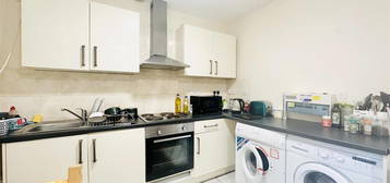 Flat to rent in Lower Parliament Street, Nottingham NG1