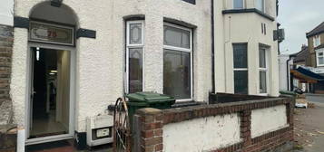 5 bed terraced house to rent