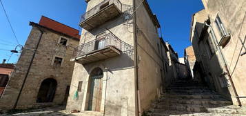 Casa indipendente in vendita in largo San Biase s.n.c