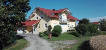 Wohnung in Zweifamilienhaus mit Garten in Reißing /Oberschneiding