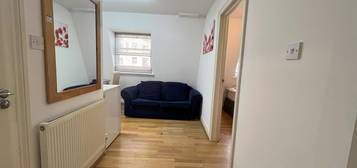 Flat to rent in Cromwell Road, London SW7