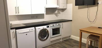 Flat to rent in Marsh Street, Bristol BS1