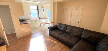 Semi-detached house to rent in Mauldeth Road, Withington, Manchester M20